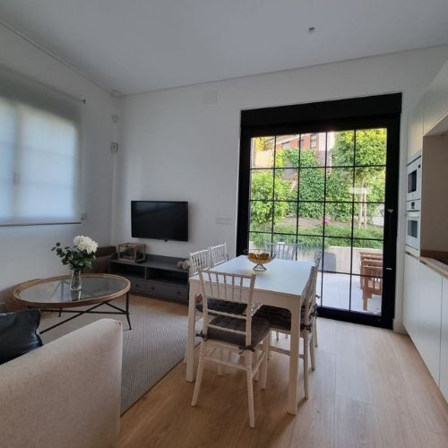 Salon – coina con salida al exterior