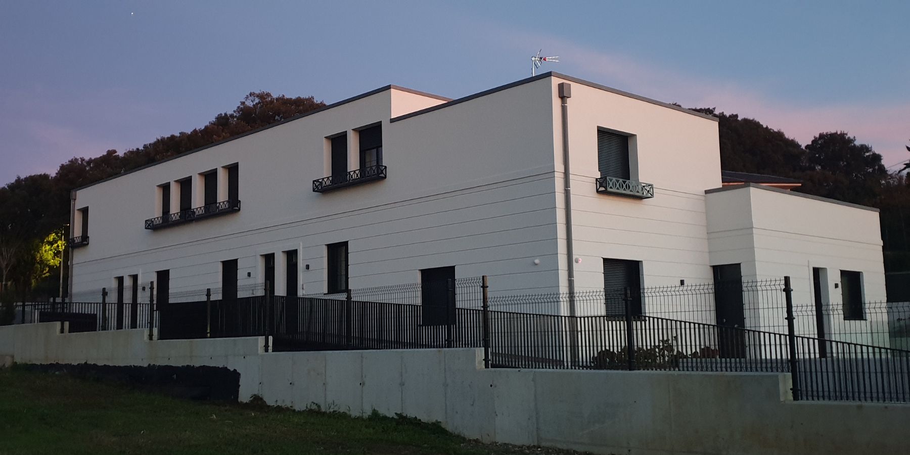 Apartamentos Santamarta al atardecer