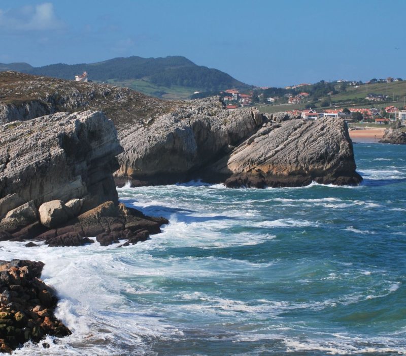 acantilado en la costa de cantabria